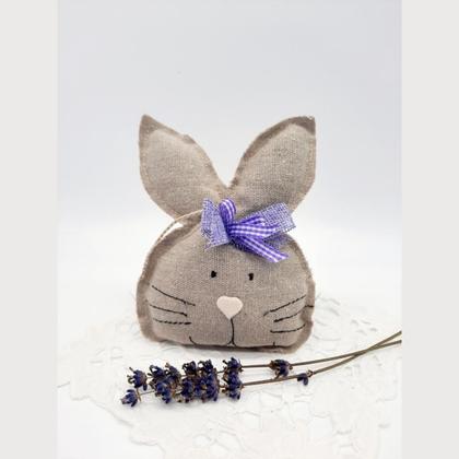 Lavendelhase in Leinenoptik