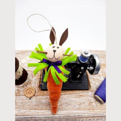 Lavendelhase in Karottenform