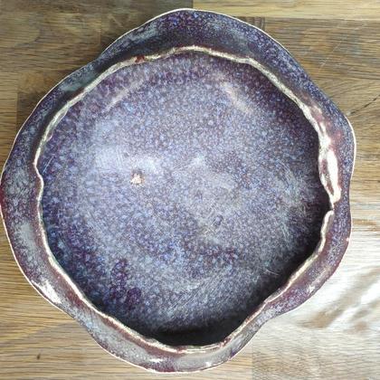 Schüssel Keramik mit drei Spitzfüßen