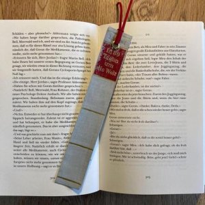 Lesezeichen aus Buchrücken