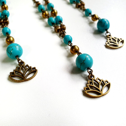handgemachte lange Halskette mit türkisen Perlen und Lotusblüten Anhänger - Image 3