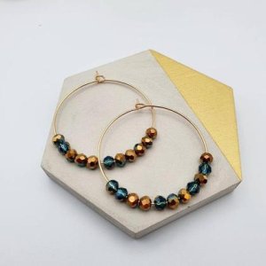 handgemachte große Creolen mit zweifärbigen Kristallschliff Perlen