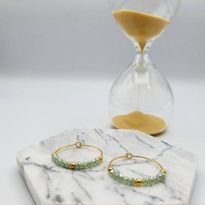 handgemachte kleine Creolen mit Kristallschliff Perlen in verschiedenen Farben - Image 3