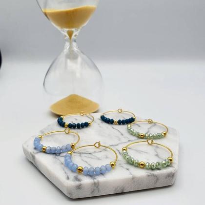 handgemachte kleine Creolen mit Kristallschliff Perlen in verschiedenen Farben - Image 4