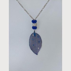 Kette mit Blattanhänger