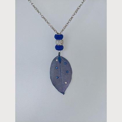 Kette mit Blattanhänger