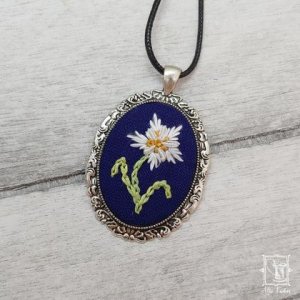 handgestickter Anhänger mit ganzem Edelweiß, Retro-Optik