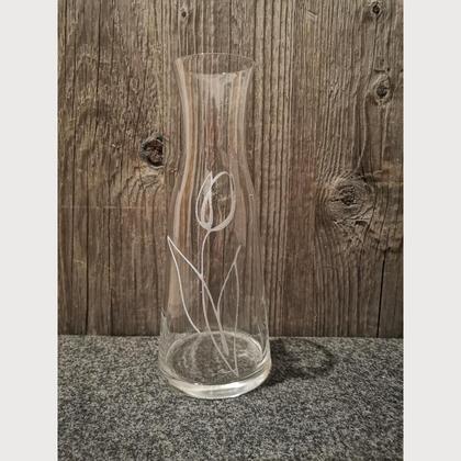 Glaskaraffe mit Blumengravur