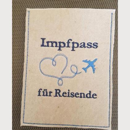 handmade Impfpasshülle aus Filz bestickt für Reisende