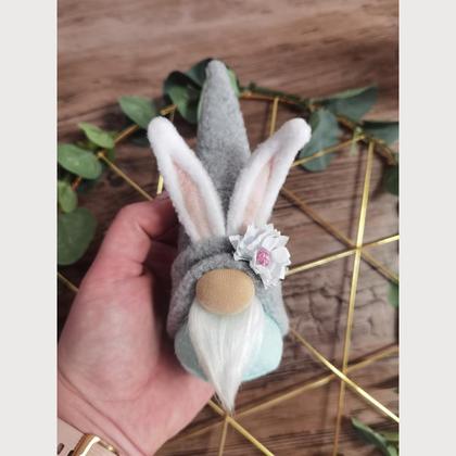 Wichtel mit Zirbenspäne