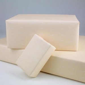 gerollt Geschenkpapier Fächer Creme