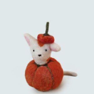 Katze im Kürbis, Stofftier, Filzkatze handgemacht