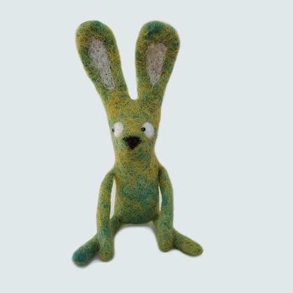 Handgefilzter Hase: Karl - Image 3
