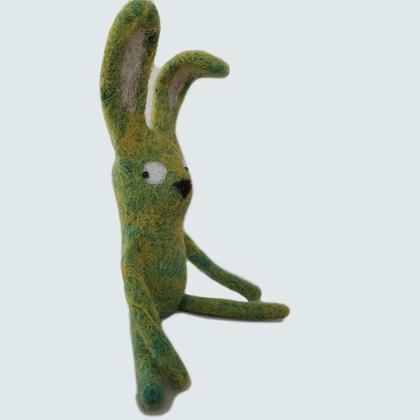 Handgefilzter Hase: Karl - Image 4