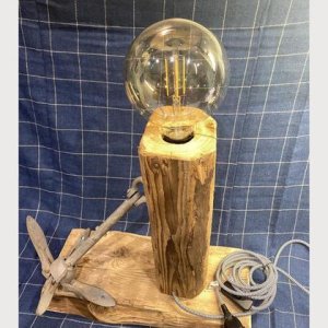 Altholz Holz Lampe Leuchte Tischlampe mit alten Anker Industrial