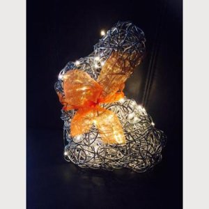 Osterhase groß mit Lichterkette