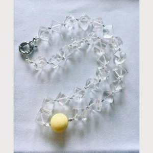 Kette aus Bergkristallwürfel