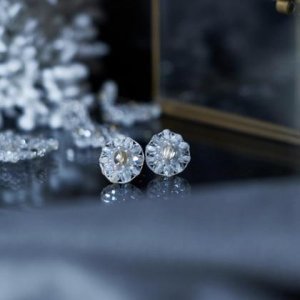 Hochwertige Glasperlen Ohrringe Modell Elise in Weiß