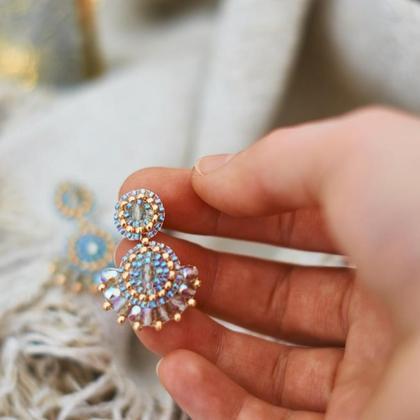 Hochwertige Glasperlen Ohrringe Modell Valerie in schimmerndem Hellblau