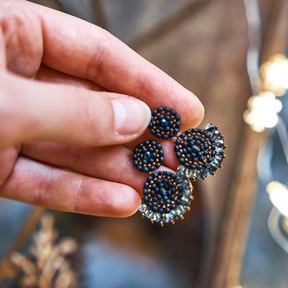 Perlenohrringe Modell Valerie in mattem Blau und Kupfer