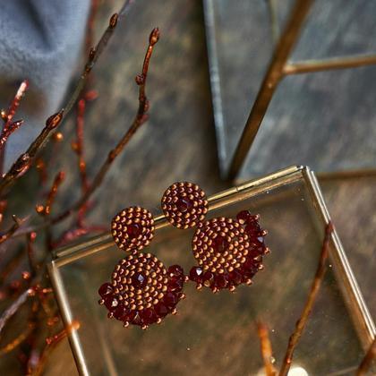 Perlenohrringe Modell Valerie in Rot