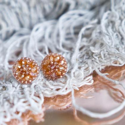 Perlenohrringe Modell Elise in Lachs