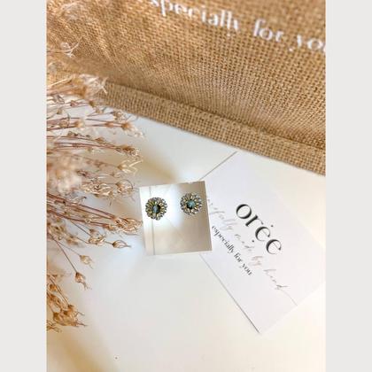 Perlenohrringe Modell Ines in schimmerndem Blau - Image 2