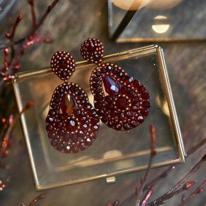 Perlenohrringe Modell Maria in Rot