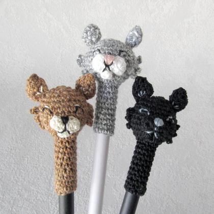 Katze mit Bleistift, Häkeltier auf Stift - Image 3