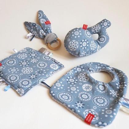 XL GESCHENKSET - Snow flakes Baby bib