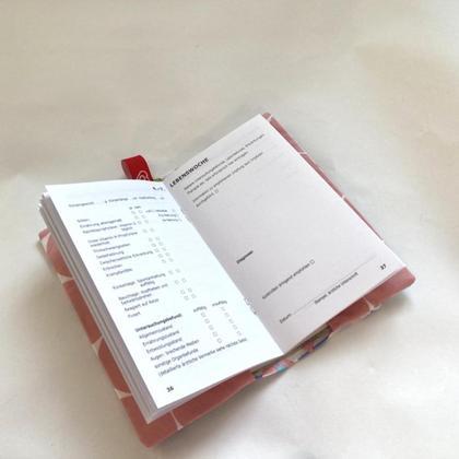 MAMA GESCHENKSET Triangles Windeltasche & Mu-Ki-Pass Hülle - Image 4