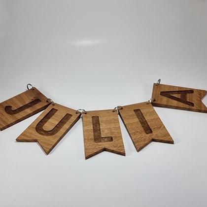 Buchstaben "Fähnchen" aus Holz