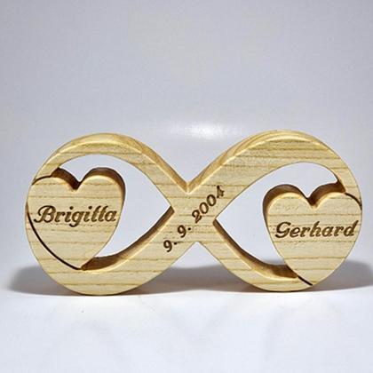 2 Herzen in Unendlichzeichen aus Holz