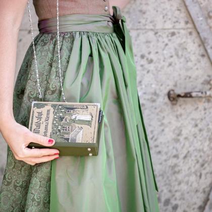 Waldasyl Tasche aus einem Buch