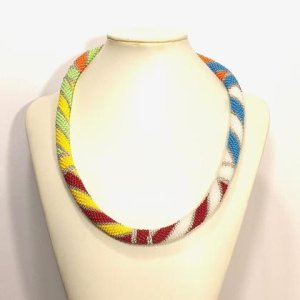 Halskette bunt