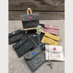 Rosenkranztäschchen Täschchen Rosenkranz Kunstleder Filz Stickerei