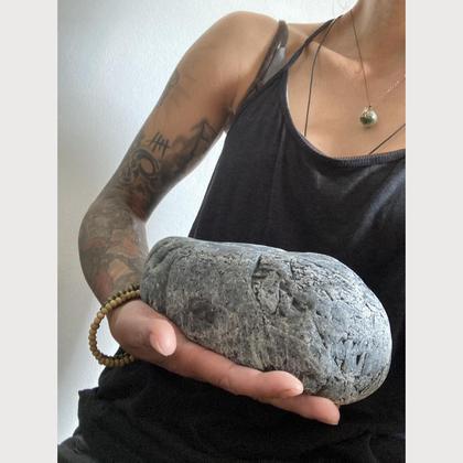 WACHSTEIN - Großer Bruder | Dein dunkler Stein mit Meerwert