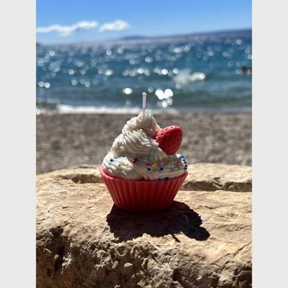 Milis Strawberry Cupcake - Image 3