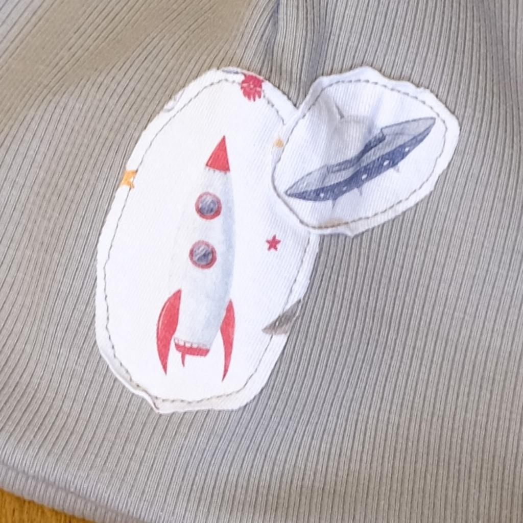 Wende-Beanie aus Ripp-Jersey, Roboter & Raketen - Image 4