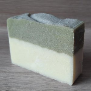Naturseife Salzseife Pfefferminze & Limette mit Tonerde grün, Peelingseife