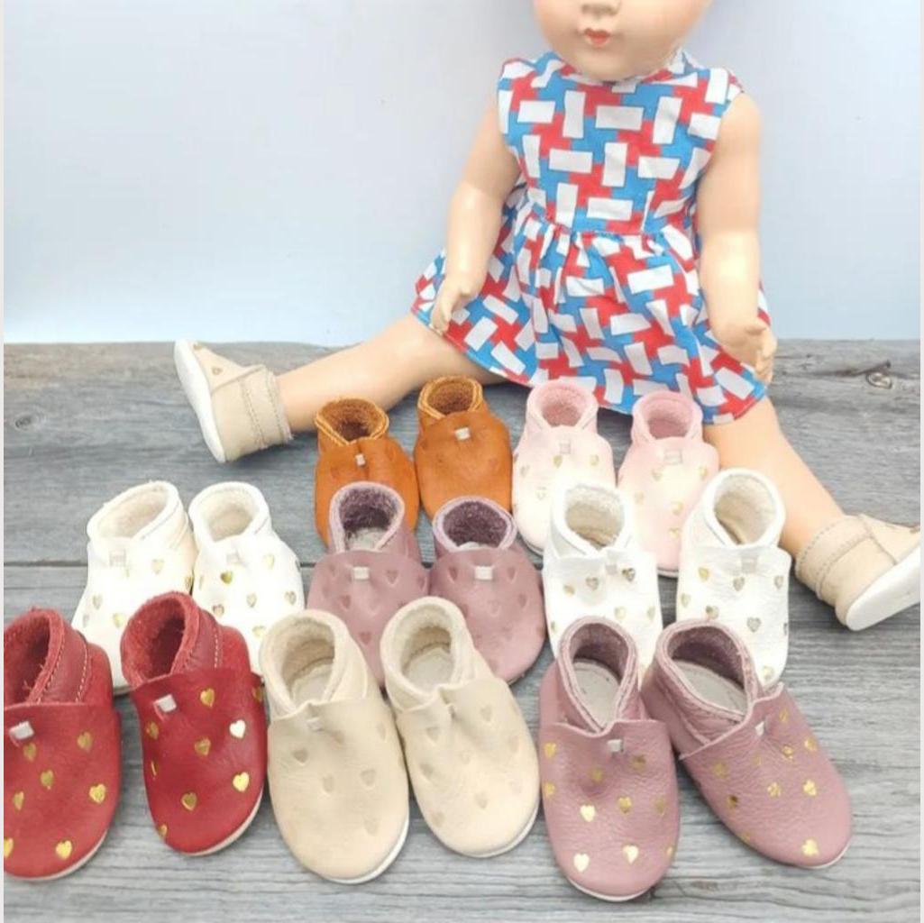 Kopie Puppenschuhe aus Leder mit Herzen