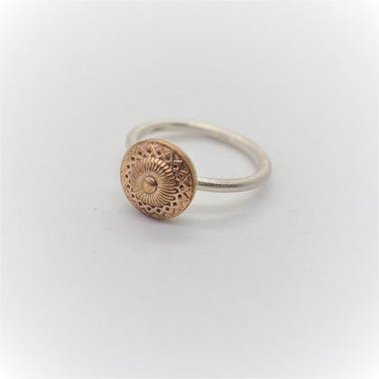 Aufgeknöpft Ring klein