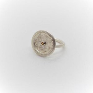 Aufgeknöpft Ring mit Turmalin