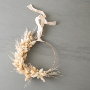 Blumenkranz aus getrockneten Blumen Lagurus Natur