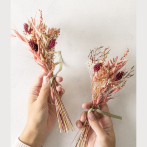 getrockneter Mini Blumenstrauß bunt