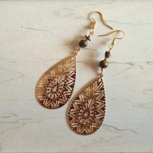 18k vergoldete Tigerauge – Ohrringe ‚Aztek‘