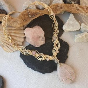 ROSENQUARZ Amulett ‚Lebensbaum‘ *natur