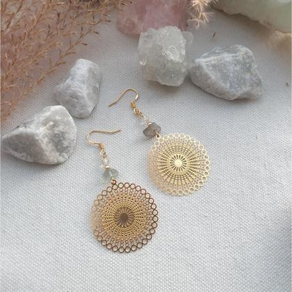 Labradorit- Bergkristall Ohrringe 'Mandala gold' mit 18k Ohrhaken