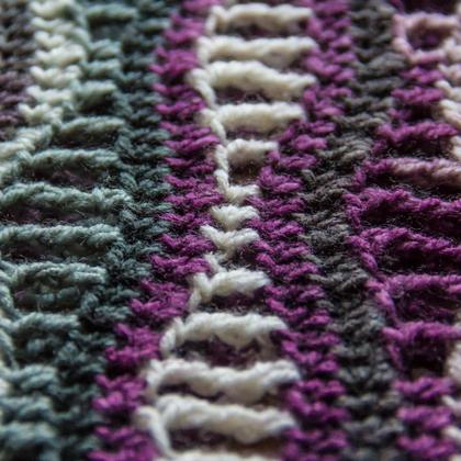 Loopschal grau/weiß/lila - Image 2