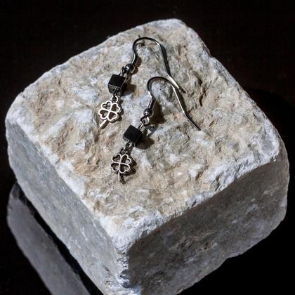 Ohrhänger Kleeblatt mit Hämatit